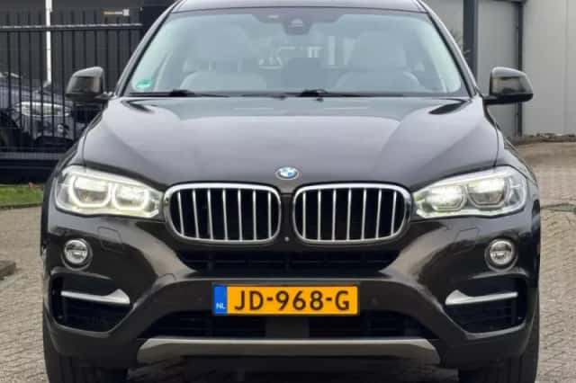 BMW X6 (2015) thumbnail 2
