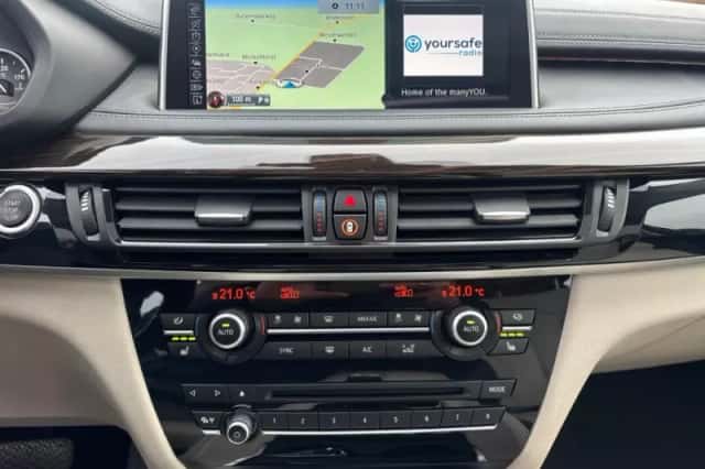 BMW X6 (2015) thumbnail 16