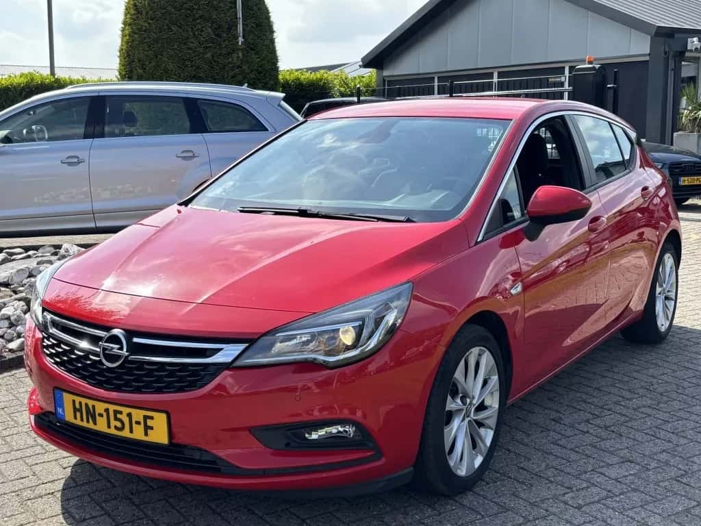 Opel Astra (2015) — foto 1