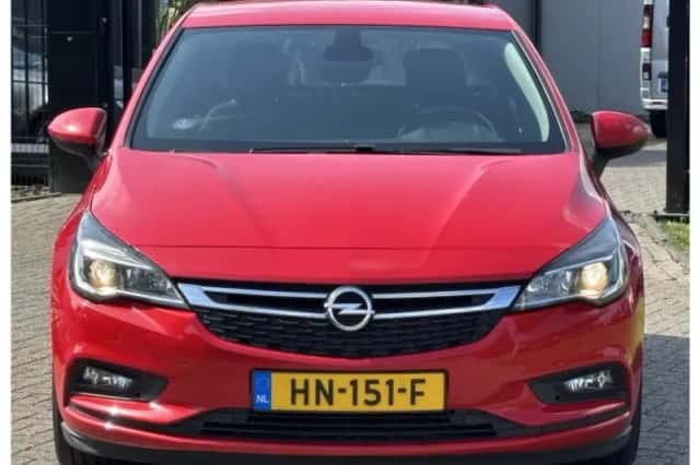 Opel Astra (2015) thumbnail 2