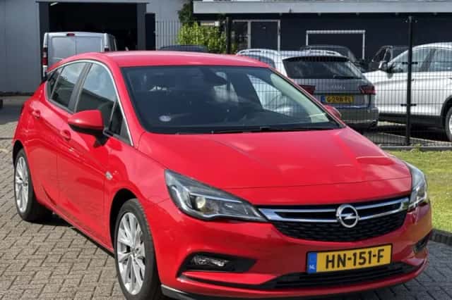 Opel Astra (2015) thumbnail 3
