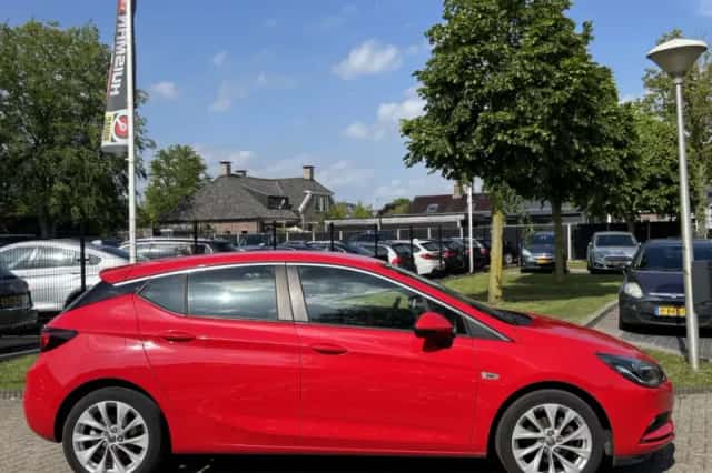 Opel Astra (2015) thumbnail 4