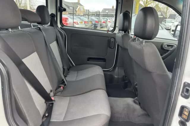 Opel Combo (2008) thumbnail 11