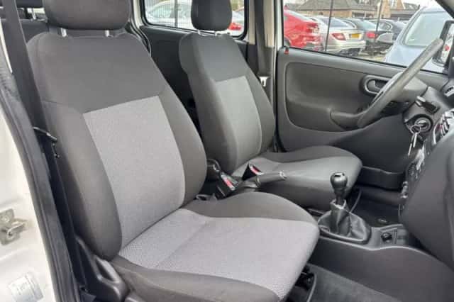Opel Combo (2008) thumbnail 14