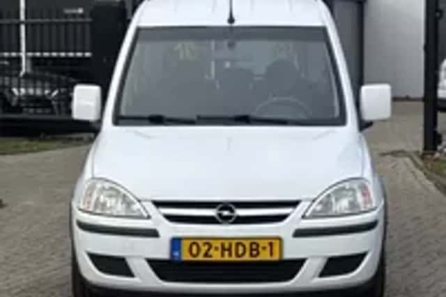 Opel Combo (2008) thumbnail 22