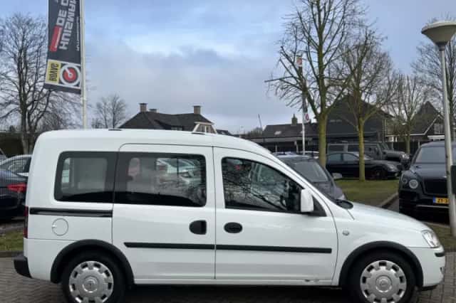 Opel Combo (2008) thumbnail 4