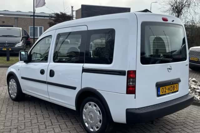 Opel Combo (2008) thumbnail 7