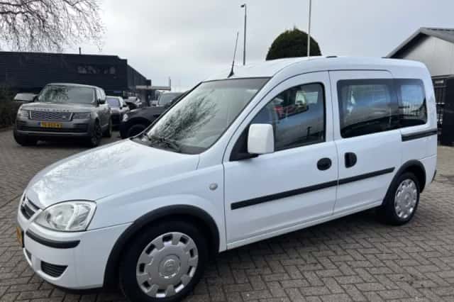 Opel Combo (2008) thumbnail 8