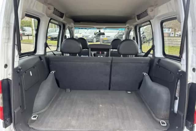 Opel Combo (2008) thumbnail 10