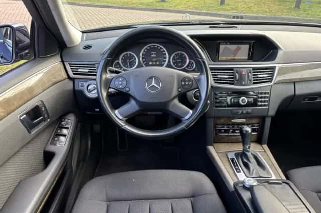 Mercedes-Benz E-Klasse (2009) thumbnail 11