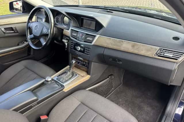 Mercedes-Benz E-Klasse (2009) thumbnail 12