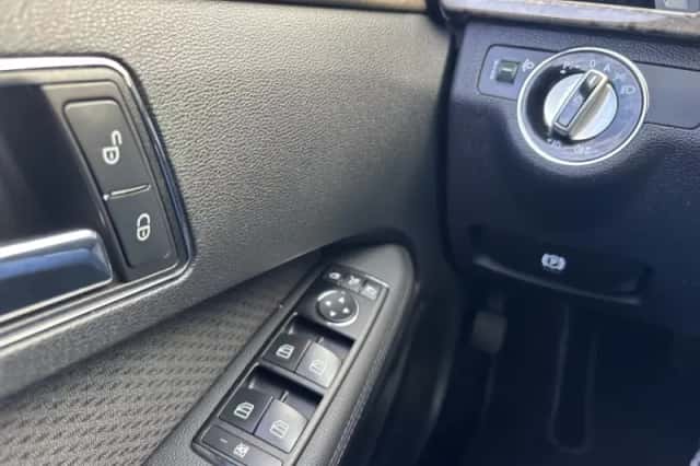 Mercedes-Benz E-Klasse (2009) thumbnail 16