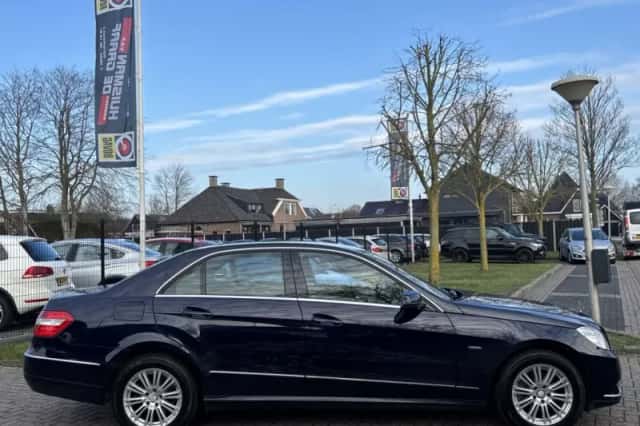 Mercedes-Benz E-Klasse (2009) thumbnail 4