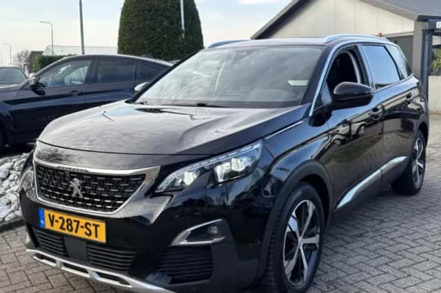 Peugeot 5008 (2017) thumbnail 1