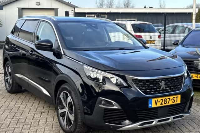 Peugeot 5008 (2017) thumbnail 3