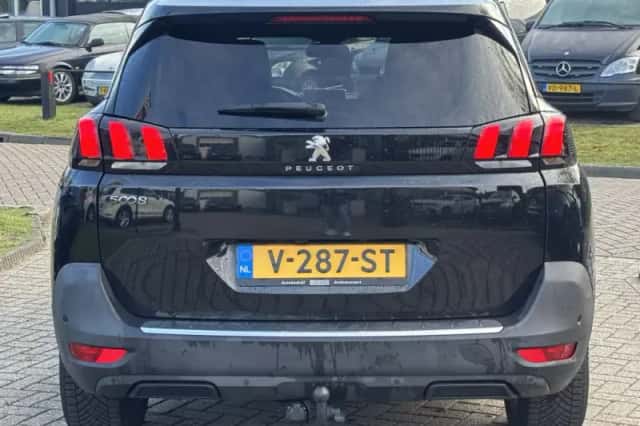 Peugeot 5008 (2017) thumbnail 6