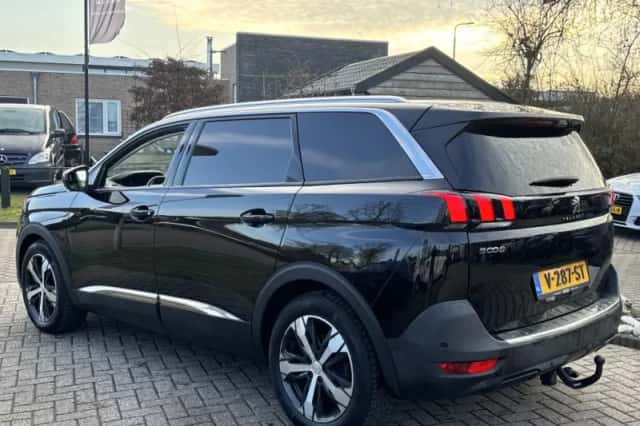 Peugeot 5008 (2017) thumbnail 7