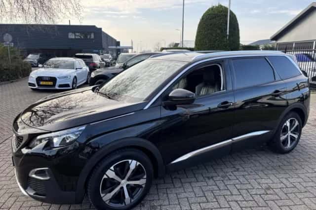 Peugeot 5008 (2017) thumbnail 8
