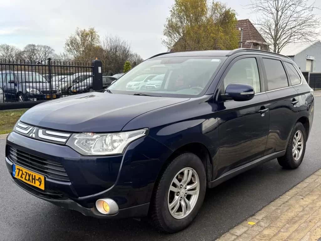 Mitsubishi Outlander (2013) — foto 1