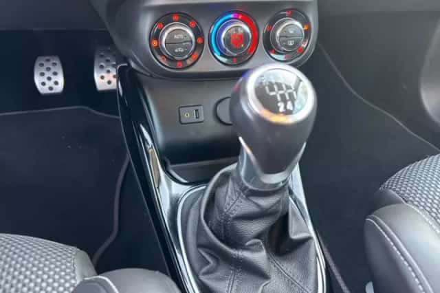 Opel Adam (2015) thumbnail 17