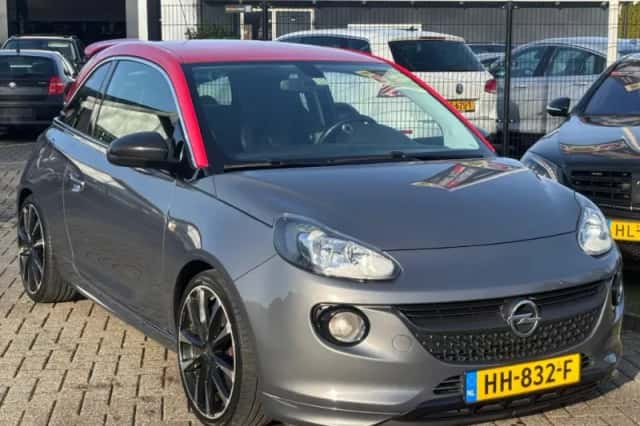 Opel Adam (2015) thumbnail 3