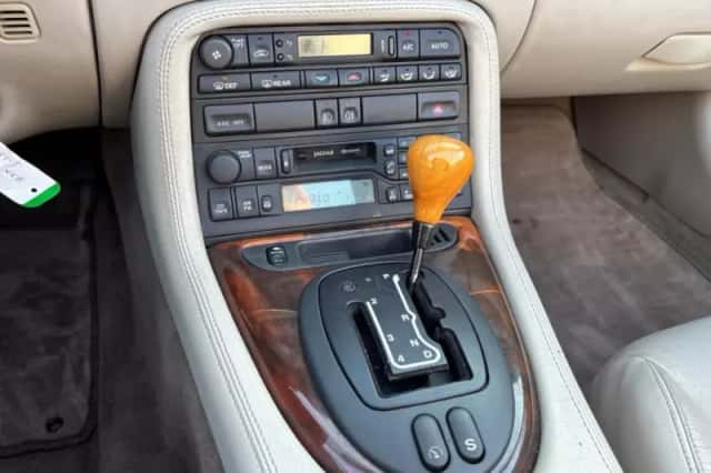 Jaguar XK8 (1999) thumbnail 17
