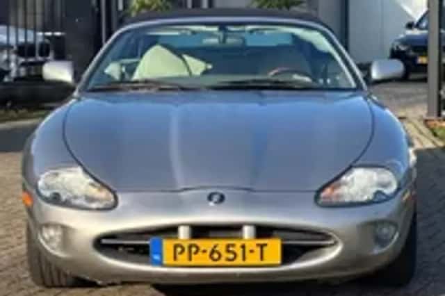 Jaguar XK8 (1999) thumbnail 21