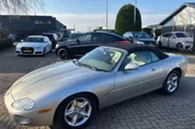 Jaguar XK8 (1999) thumbnail 23