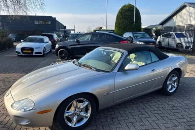Jaguar XK8 (1999) thumbnail 4