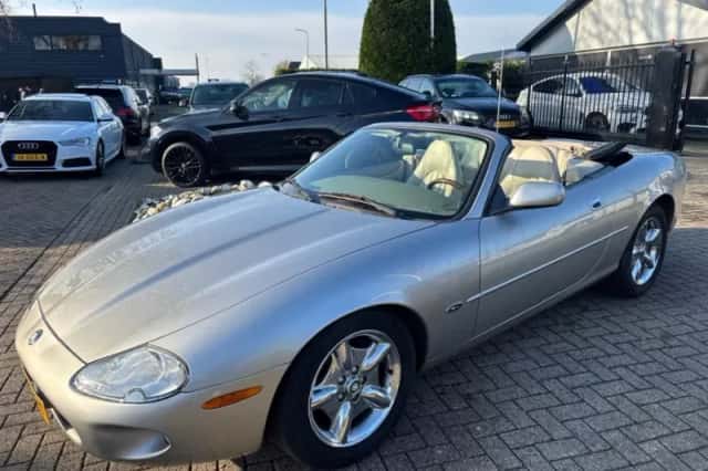 Jaguar XK8 (1999) thumbnail 5