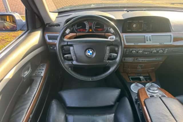 BMW 7-Serie (2005) thumbnail 11