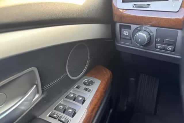 BMW 7-Serie (2005) thumbnail 15