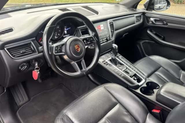 Porsche Macan (2016) thumbnail 13
