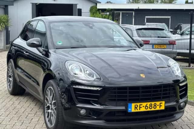 Porsche Macan (2016) thumbnail 3