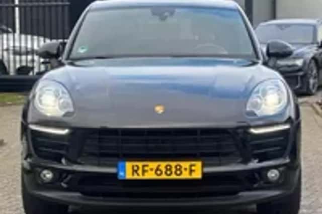 Porsche Macan (2016) thumbnail 23