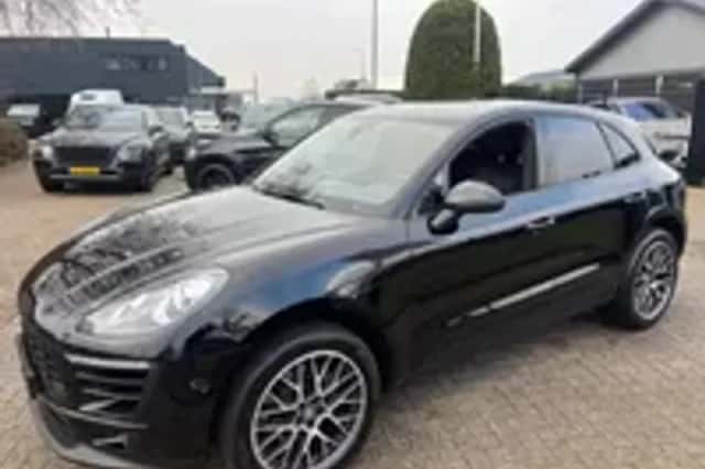 Porsche Macan (2016) thumbnail 25