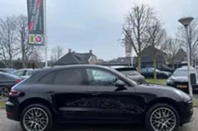 Porsche Macan (2016) thumbnail 26
