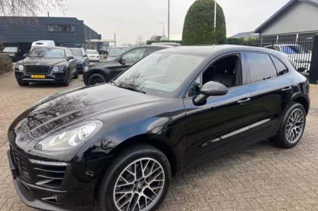 Porsche Macan (2016) thumbnail 4