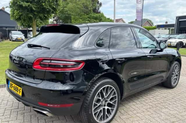 Porsche Macan (2016) thumbnail 5