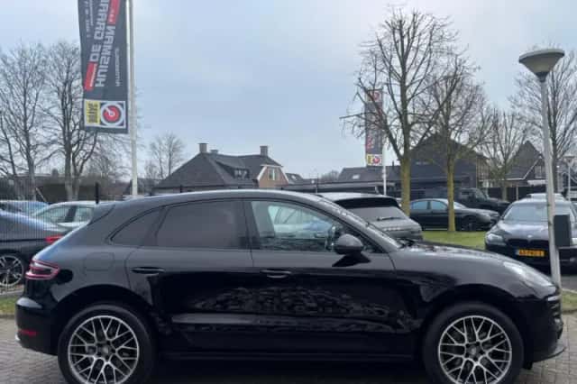 Porsche Macan (2016) thumbnail 5