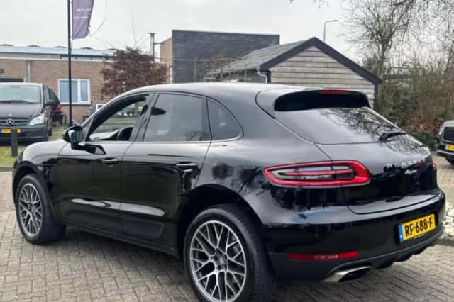 Porsche Macan (2016) thumbnail 8