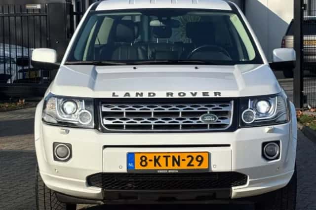 Land Rover Freelander (2013) thumbnail 2