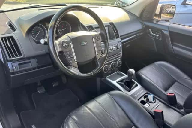 Land Rover Freelander (2013) thumbnail 13