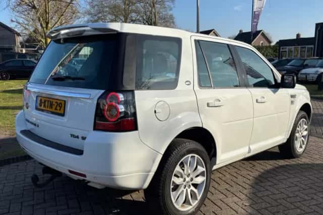 Land Rover Freelander (2013) thumbnail 5