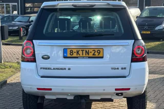 Land Rover Freelander (2013) thumbnail 6