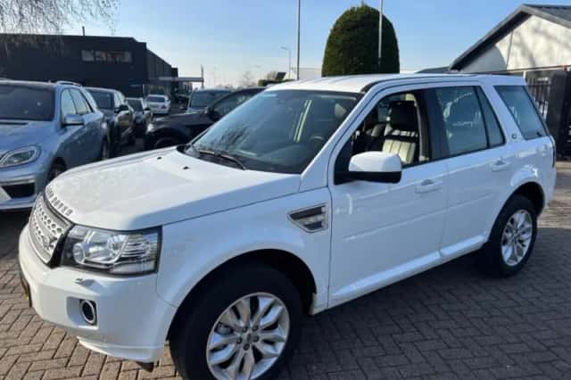Land Rover Freelander (2013) thumbnail 8