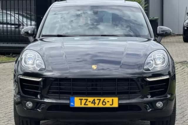 Porsche Macan (2014) thumbnail 2