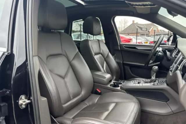 Porsche Macan (2014) thumbnail 16