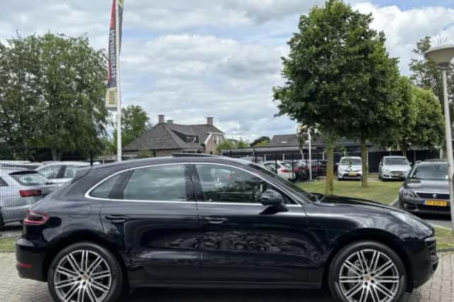 Porsche Macan (2014) thumbnail 4