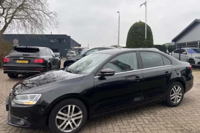 Volkswagen Jetta (2012) thumbnail 6